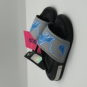 Nwt toddler Detroit lions football team sandals size small 5/6